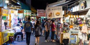 How Can You Find the Best Local Tours in Popular Cities?