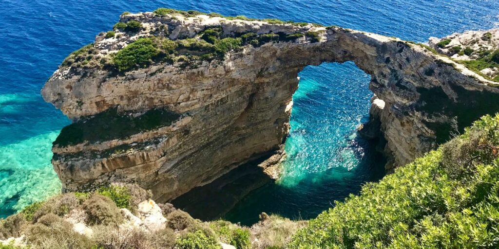 How Can You Discover Hidden Gems in Popular Travel Cities?